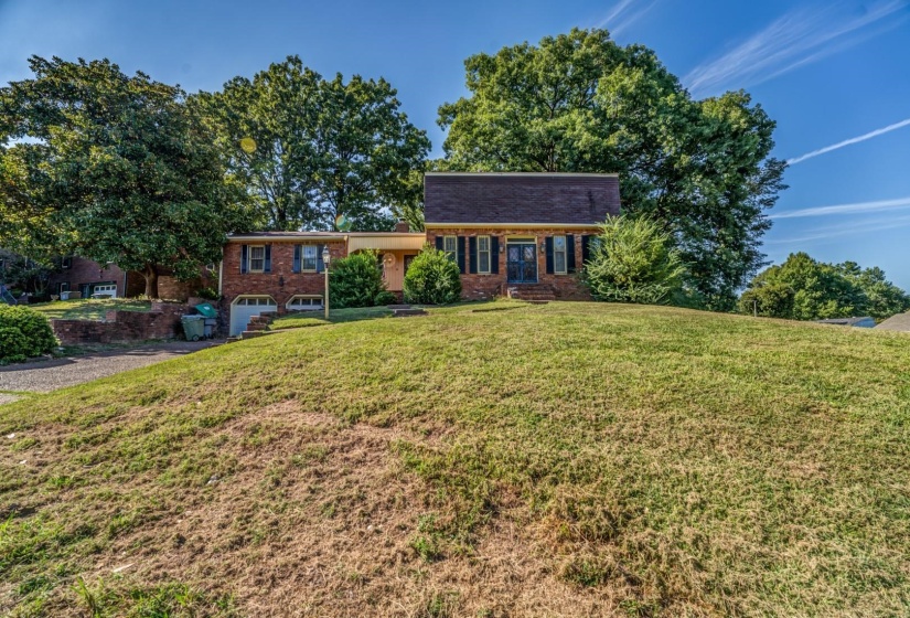 2044 POMONA AVE, Memphis, Tennessee 38116, 4 Bedrooms Bedrooms, 9 Rooms Rooms,2.1 BathroomsBathrooms,Residential,For Sale,POMONA,10216842
