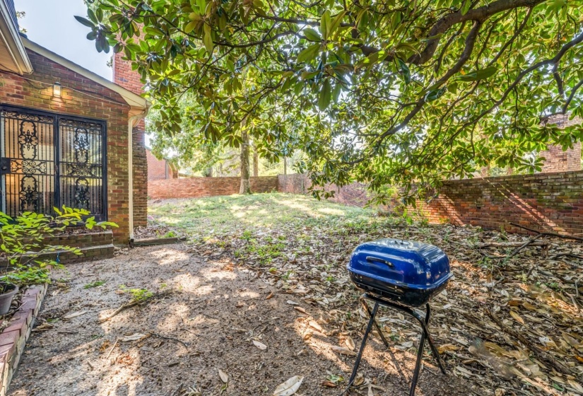 2044 POMONA AVE, Memphis, Tennessee 38116, 4 Bedrooms Bedrooms, 9 Rooms Rooms,2.1 BathroomsBathrooms,Residential,For Sale,POMONA,10216842