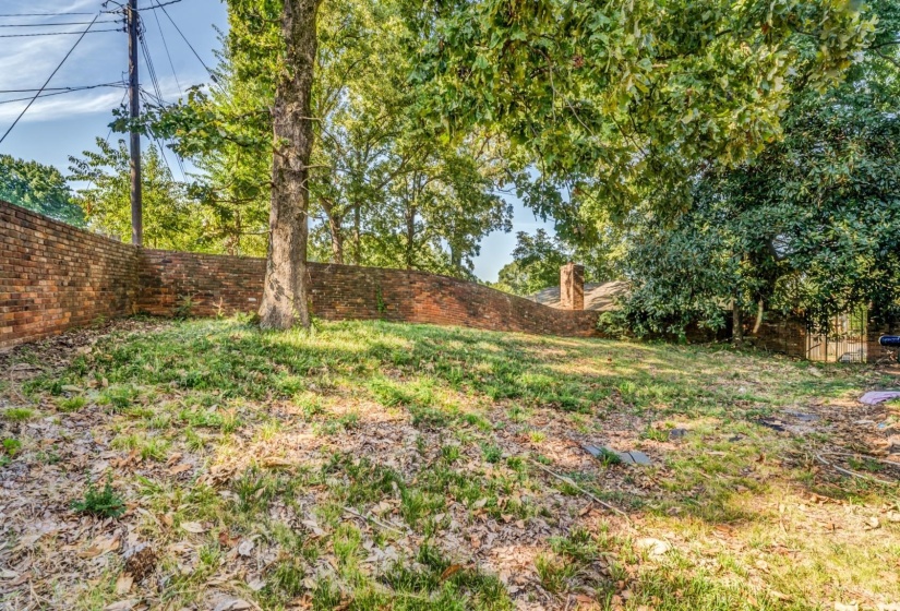 2044 POMONA AVE, Memphis, Tennessee 38116, 4 Bedrooms Bedrooms, 9 Rooms Rooms,2.1 BathroomsBathrooms,Residential,For Sale,POMONA,10216842