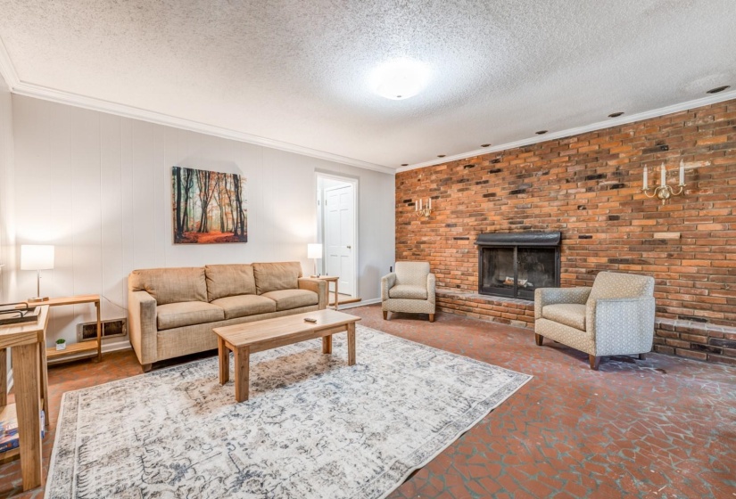 2044 POMONA AVE, Memphis, Tennessee 38116, 4 Bedrooms Bedrooms, 9 Rooms Rooms,2.1 BathroomsBathrooms,Residential,For Sale,POMONA,10216842