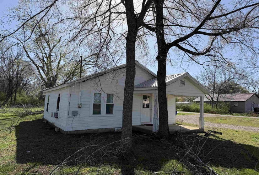680 PATTERSON RD, Savannah, Tennessee 38372, 1 Bedroom Bedrooms, 5 Rooms Rooms,1 BathroomBathrooms,Residential,For Sale,PATTERSON,10216851