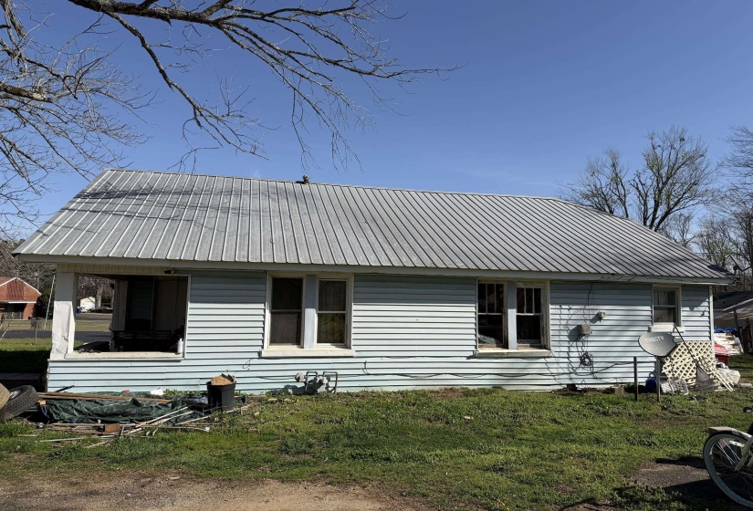 690 PATTERSON RD, Savannah, Tennessee 38372, 3 Bedrooms Bedrooms, 7 Rooms Rooms,1 BathroomBathrooms,Residential,For Sale,PATTERSON,10216878