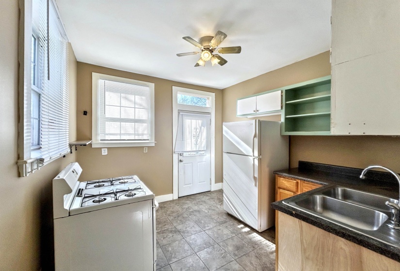 2023 YOUNG AVE, Memphis, Tennessee 38104, 4 Bedrooms Bedrooms, ,3 BathroomsBathrooms,Residential,For Sale,YOUNG,10216950