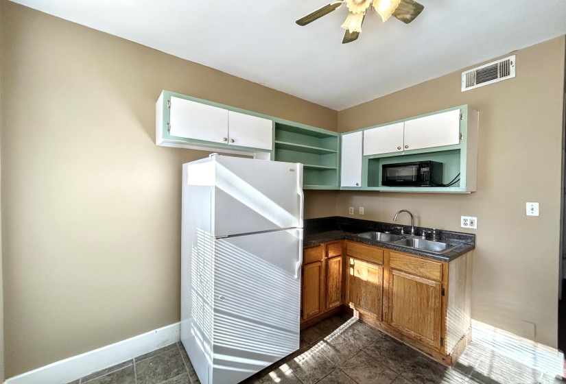 2023 YOUNG AVE, Memphis, Tennessee 38104, 4 Bedrooms Bedrooms, ,3 BathroomsBathrooms,Residential,For Sale,YOUNG,10216950