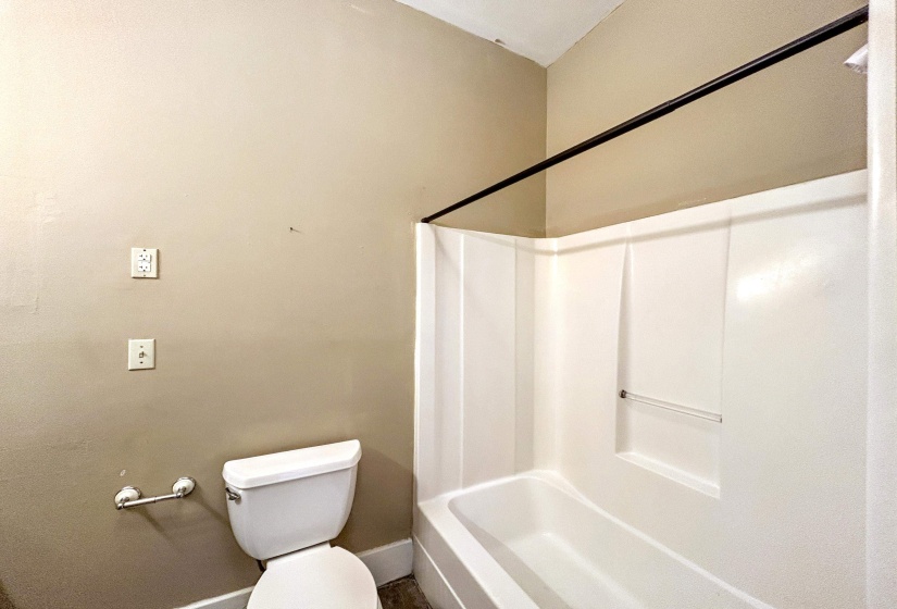 2023 YOUNG AVE, Memphis, Tennessee 38104, 4 Bedrooms Bedrooms, ,3 BathroomsBathrooms,Residential,For Sale,YOUNG,10216950