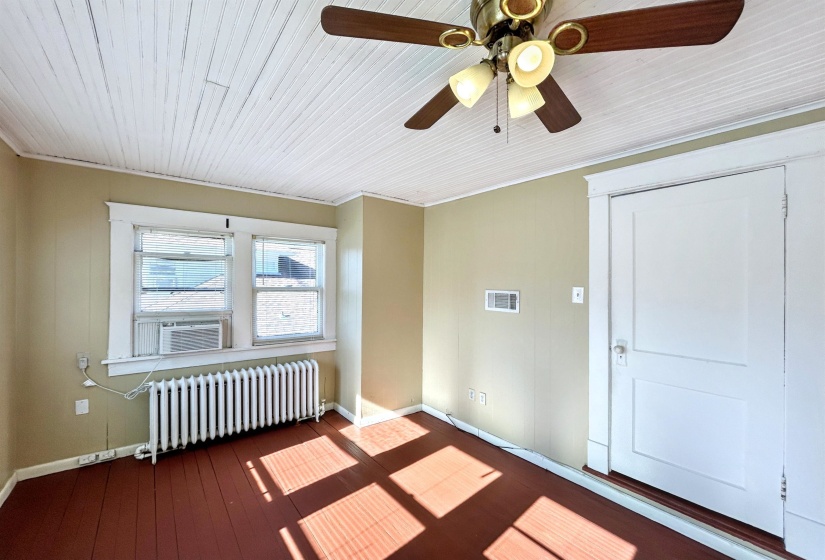 2023 YOUNG AVE, Memphis, Tennessee 38104, 4 Bedrooms Bedrooms, ,3 BathroomsBathrooms,Residential,For Sale,YOUNG,10216950