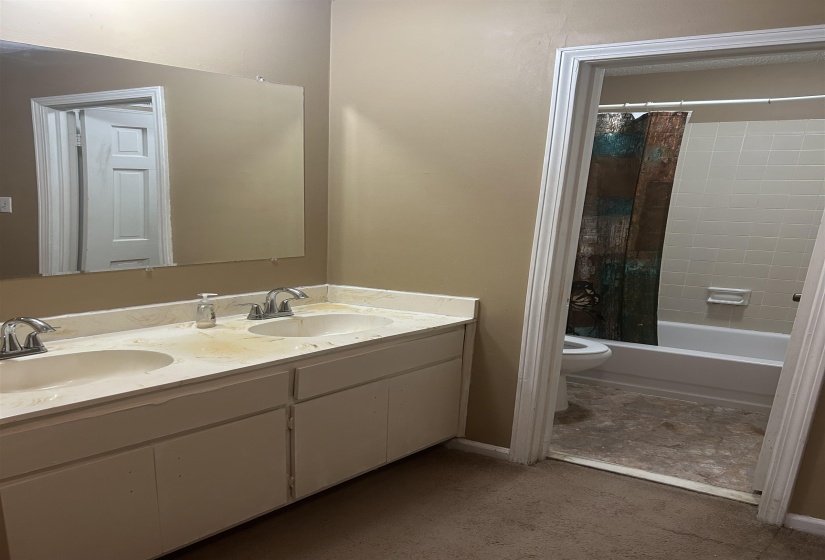 3647 NORTHCLIFFE DR, Memphis, Tennessee 38128, 2 Bedroom Bedrooms, 6 Room Rooms,2.1 BathroomBathrooms,Residential,For Sale,NORTHCLIFFE,0,10216956