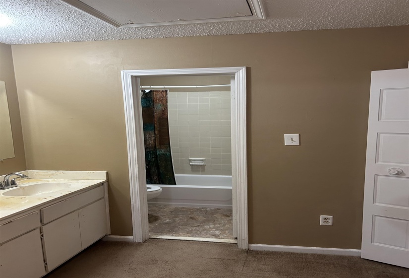 3647 NORTHCLIFFE DR, Memphis, Tennessee 38128, 2 Bedroom Bedrooms, 6 Room Rooms,2.1 BathroomBathrooms,Residential,For Sale,NORTHCLIFFE,0,10216956