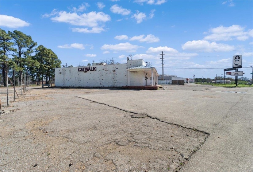 3880 LAMAR AVE, Memphis, Tennessee 38118, 0 , 0 ,0,Commercial/industrial,For Sale,LAMAR,0,10217006