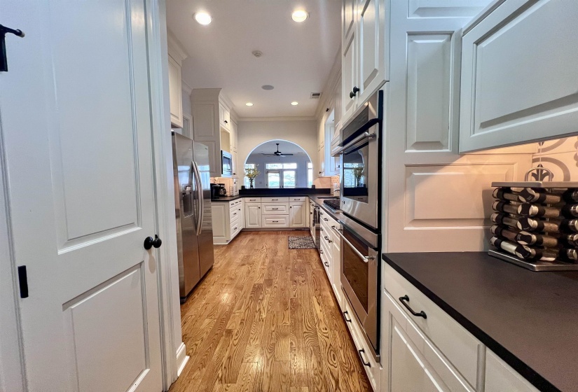 481 TENNESSEE ST, Memphis, Tennessee 38103, 4 Bedroom Bedrooms, 7 Room Rooms,3.2 BathroomBathrooms,Residential,For Sale,TENNESSEE,0,10216994