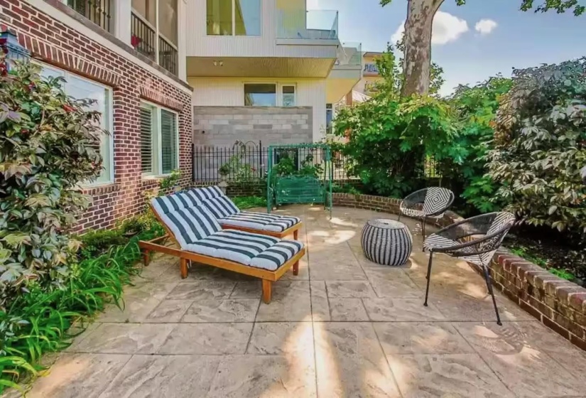 481 TENNESSEE ST, Memphis, Tennessee 38103, 4 Bedroom Bedrooms, 7 Room Rooms,3.2 BathroomBathrooms,Residential,For Sale,TENNESSEE,0,10216994