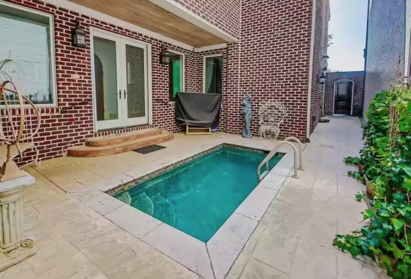 481 TENNESSEE ST, Memphis, Tennessee 38103, 4 Bedroom Bedrooms, 7 Room Rooms,3.2 BathroomBathrooms,Residential,For Sale,TENNESSEE,0,10216994