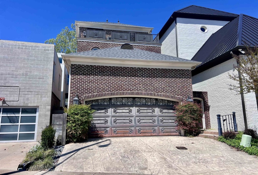 481 TENNESSEE ST, Memphis, Tennessee 38103, 4 Bedroom Bedrooms, 7 Room Rooms,3.2 BathroomBathrooms,Residential,For Sale,TENNESSEE,0,10216994