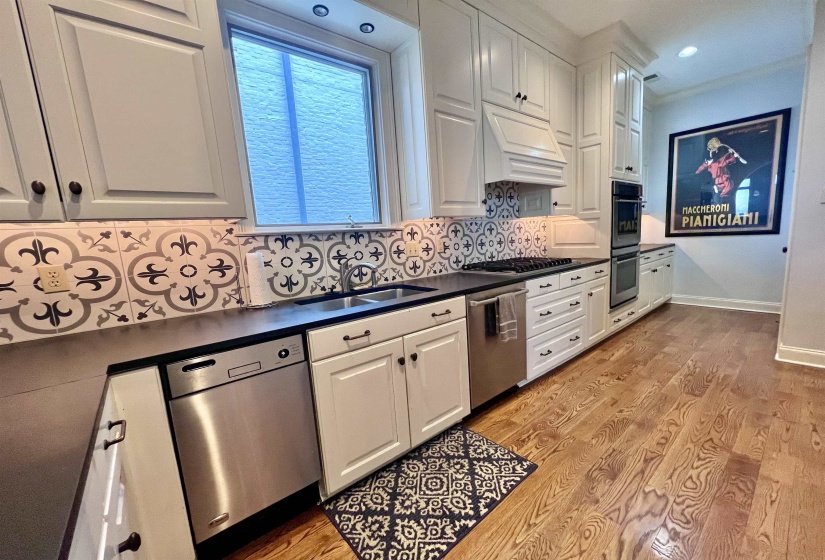 481 TENNESSEE ST, Memphis, Tennessee 38103, 4 Bedroom Bedrooms, 7 Room Rooms,3.2 BathroomBathrooms,Residential,For Sale,TENNESSEE,0,10216994