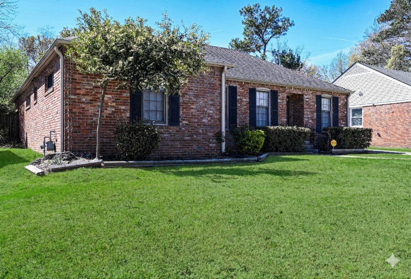 5585 MILFORD RD, Memphis, Tennessee 38120, 4 Bedrooms Bedrooms, 9 Rooms Rooms,2 BathroomsBathrooms,Residential,For Sale,MILFORD,10216976