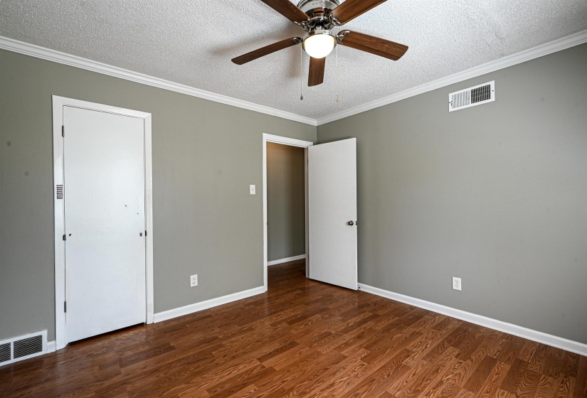 5585 MILFORD RD, Memphis, Tennessee 38120, 4 Bedrooms Bedrooms, 9 Rooms Rooms,2 BathroomsBathrooms,Residential,For Sale,MILFORD,10216976