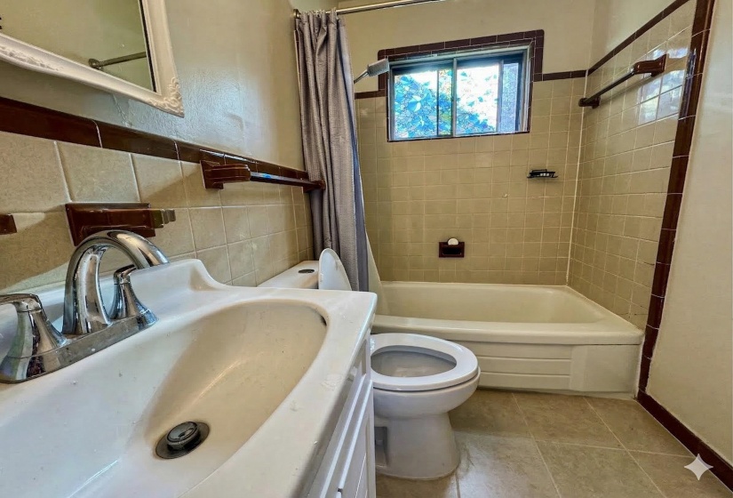 5585 MILFORD RD, Memphis, Tennessee 38120, 4 Bedrooms Bedrooms, 9 Rooms Rooms,2 BathroomsBathrooms,Residential,For Sale,MILFORD,10216976