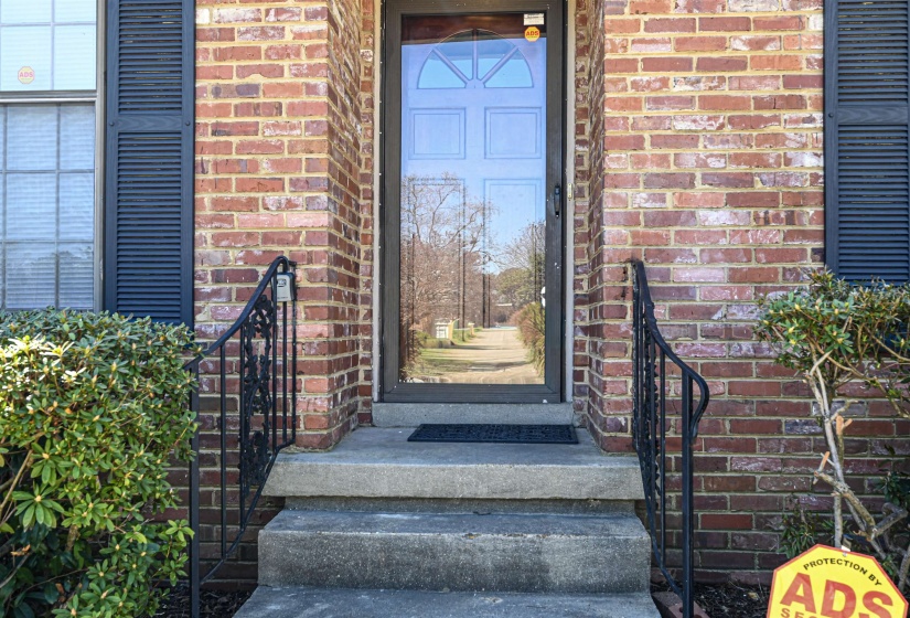 5585 MILFORD RD, Memphis, Tennessee 38120, 4 Bedrooms Bedrooms, 9 Rooms Rooms,2 BathroomsBathrooms,Residential,For Sale,MILFORD,10216976
