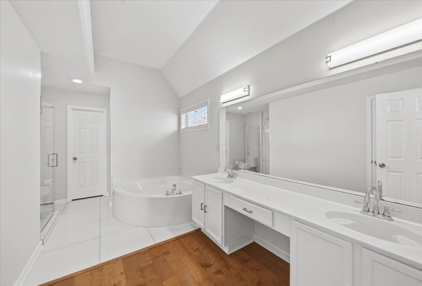 1645 HAILSHAM CV, Unincorporated, Tennessee 38016, 4 Bedrooms Bedrooms, 7 Rooms Rooms,2.1 BathroomsBathrooms,Residential,For Sale,HAILSHAM,10217015