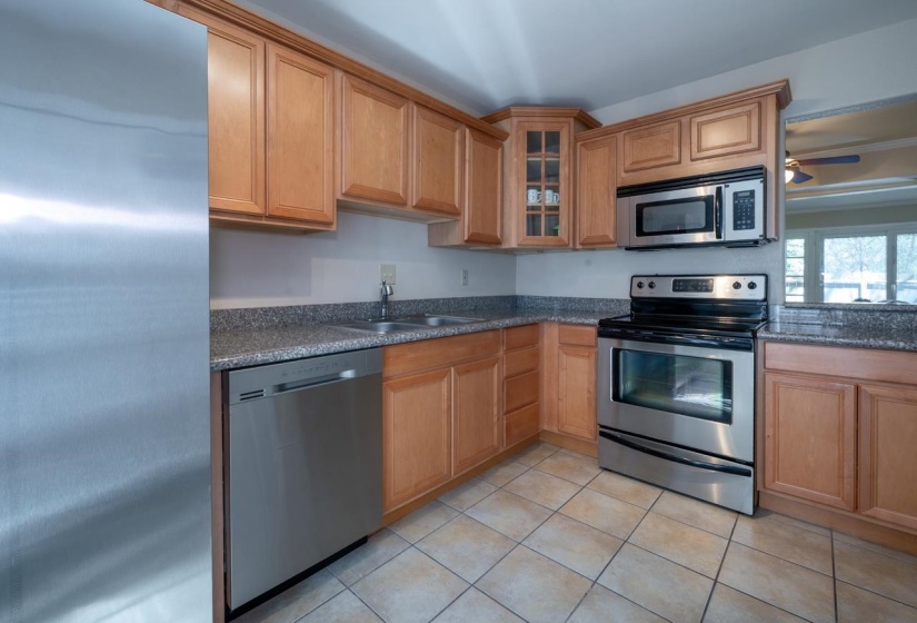 2680 CENTRAL TERRACE AVE, Memphis, Tennessee 38111, 2 Bedrooms Bedrooms, 5 Rooms Rooms,2.1 BathroomsBathrooms,Residential,For Sale,CENTRAL TERRACE,10217021