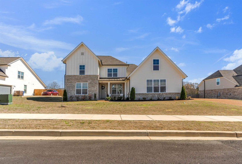 3938 MCELROY FARMS DR, Olive Branch, Mississippi 38654-1071, 4 Bedrooms Bedrooms, 8 Rooms Rooms,3 BathroomsBathrooms,Residential,For Sale,MCELROY FARMS,10217081