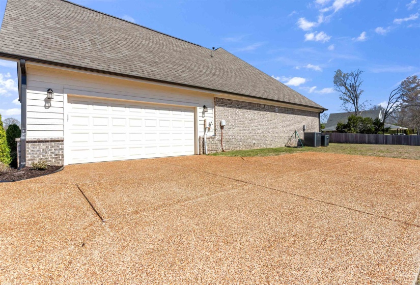 3938 MCELROY FARMS DR, Olive Branch, Mississippi 38654-1071, 4 Bedrooms Bedrooms, 8 Rooms Rooms,3 BathroomsBathrooms,Residential,For Sale,MCELROY FARMS,10217081