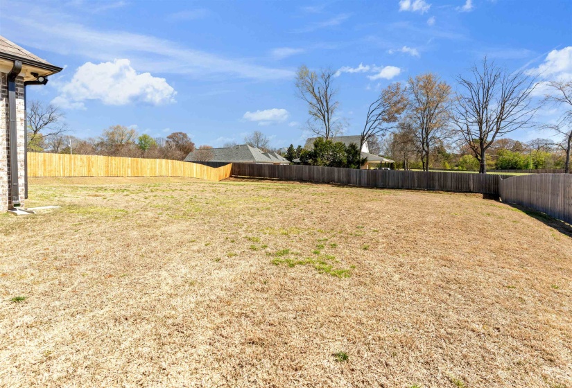3938 MCELROY FARMS DR, Olive Branch, Mississippi 38654-1071, 4 Bedrooms Bedrooms, 8 Rooms Rooms,3 BathroomsBathrooms,Residential,For Sale,MCELROY FARMS,10217081