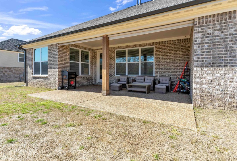 3938 MCELROY FARMS DR, Olive Branch, Mississippi 38654-1071, 4 Bedrooms Bedrooms, 8 Rooms Rooms,3 BathroomsBathrooms,Residential,For Sale,MCELROY FARMS,10217081