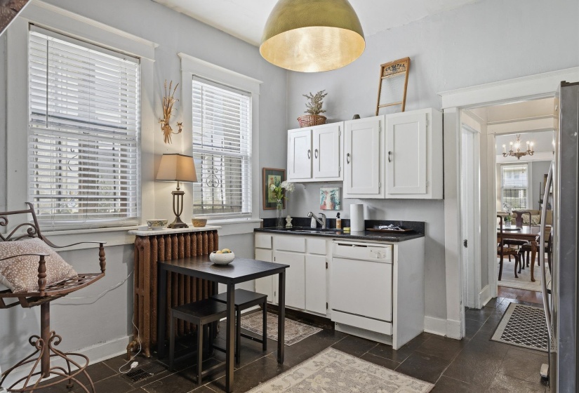 201 STONEWALL ST, Memphis, Tennessee 38112, 3 Bedroom Bedrooms, 0 ,1.1 BathroomBathrooms,Duplexes,For Sale,STONEWALL,0,10217112