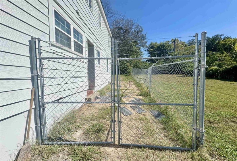 1086 BELLEVUE BLVD, Memphis, Tennessee 38106, 0 , 0 ,0,Multi-family,For Sale,BELLEVUE,0,10217108