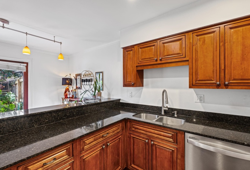 1672 CENTRAL AVE, Memphis, Tennessee 38104, 2 Bedroom Bedrooms, 5 Room Rooms,1.1 BathroomBathrooms,Residential,For Sale,CENTRAL,0,10217098
