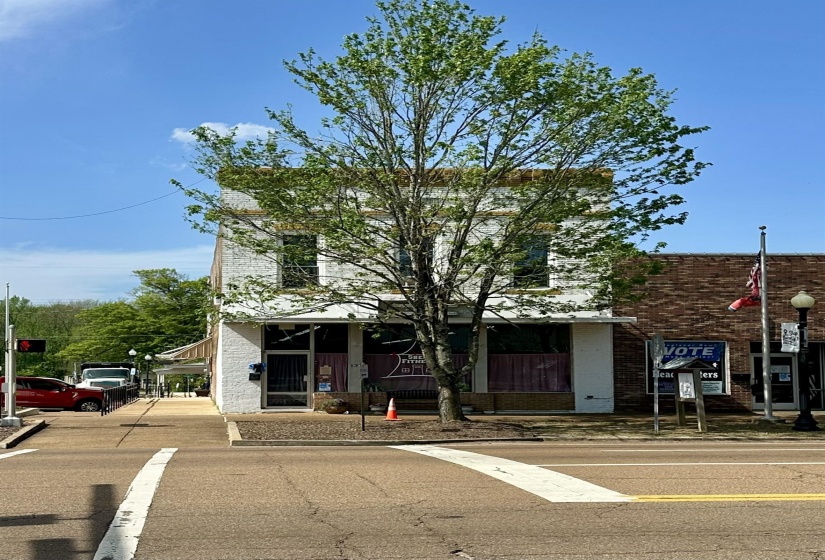 132 COURT AVE, Selmer, Tennessee 38375, 2 Bedroom Bedrooms, 6 Room Rooms,3 BathroomBathrooms,Residential,For Sale,COURT,0,10217124