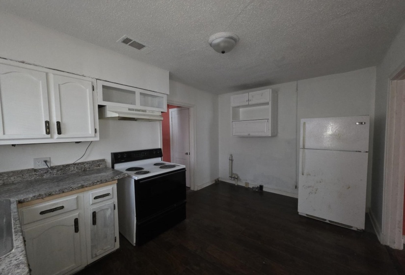 3484 VERNON AVE, Memphis, Tennessee 38122, 1 Bedroom Bedrooms, 0 ,1 BathroomBathrooms,Duplexes,For Sale,VERNON,0,10217187