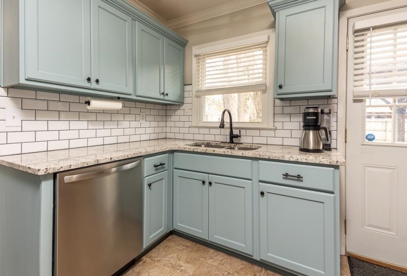 5112 WHITECLIFF DR, Memphis, Tennessee 38117, 3 Bedroom Bedrooms, 7 Room Rooms,2 BathroomBathrooms,Residential,For Sale,WHITECLIFF,0,10217190