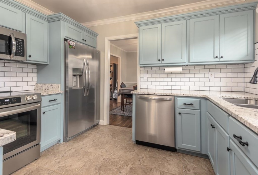 5112 WHITECLIFF DR, Memphis, Tennessee 38117, 3 Bedroom Bedrooms, 7 Room Rooms,2 BathroomBathrooms,Residential,For Sale,WHITECLIFF,0,10217190