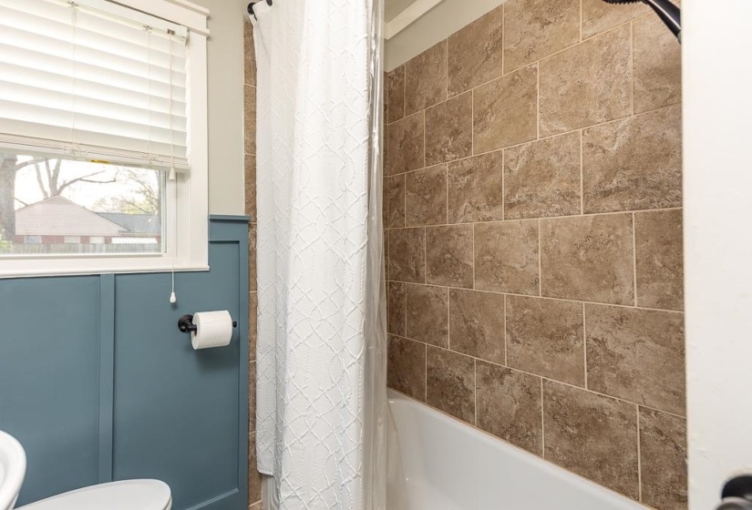 5112 WHITECLIFF DR, Memphis, Tennessee 38117, 3 Bedroom Bedrooms, 7 Room Rooms,2 BathroomBathrooms,Residential,For Sale,WHITECLIFF,0,10217190