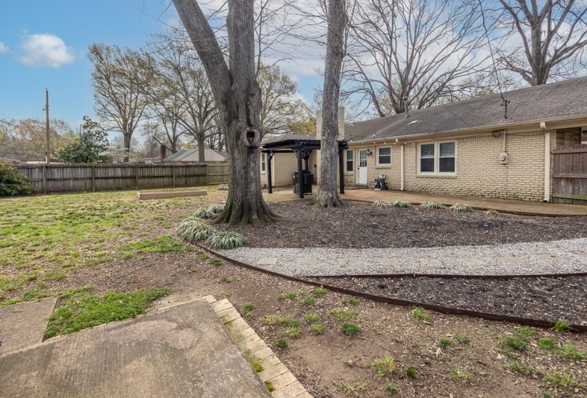 5112 WHITECLIFF DR, Memphis, Tennessee 38117, 3 Bedroom Bedrooms, 7 Room Rooms,2 BathroomBathrooms,Residential,For Sale,WHITECLIFF,0,10217190