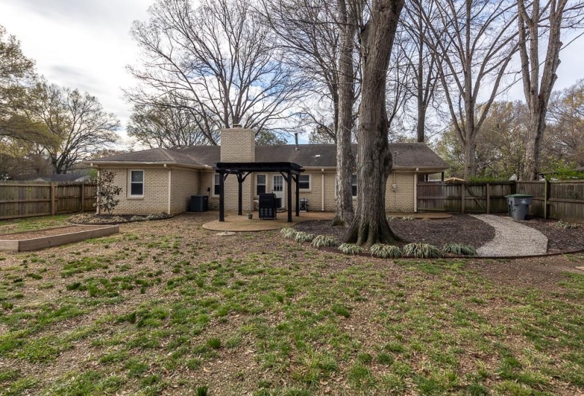 5112 WHITECLIFF DR, Memphis, Tennessee 38117, 3 Bedroom Bedrooms, 7 Room Rooms,2 BathroomBathrooms,Residential,For Sale,WHITECLIFF,0,10217190