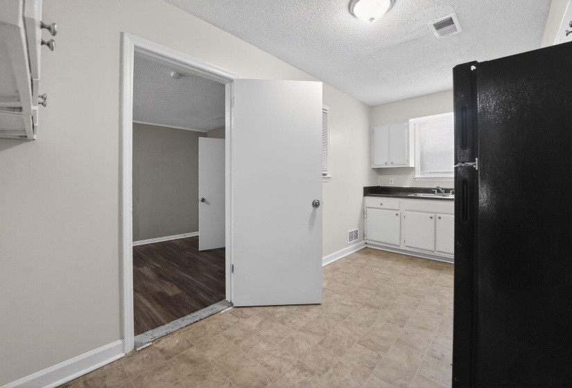 3230 RINEY ST, Memphis, Tennessee 38127, 2 Bedrooms Bedrooms, 7 Rooms Rooms,2 BathroomsBathrooms,Residential,For Sale,RINEY,10217196