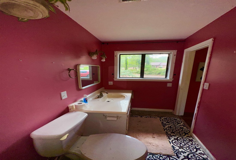 53 CRABTREE RD, Selmer, Tennessee 38375-6235, 2 Bedrooms Bedrooms, 7 Rooms Rooms,2 BathroomsBathrooms,Residential,For Sale,CRABTREE,10217239