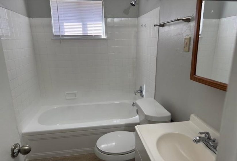 2551 DAKAR AVE, Memphis, Tennessee 38127, 3 Bedrooms Bedrooms, 5 Rooms Rooms,1 BathroomBathrooms,Residential,For Sale,DAKAR,10217228