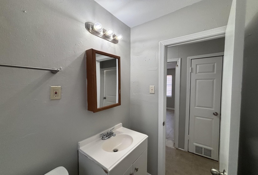 2551 DAKAR AVE, Memphis, Tennessee 38127, 3 Bedrooms Bedrooms, 5 Rooms Rooms,1 BathroomBathrooms,Residential,For Sale,DAKAR,10217228