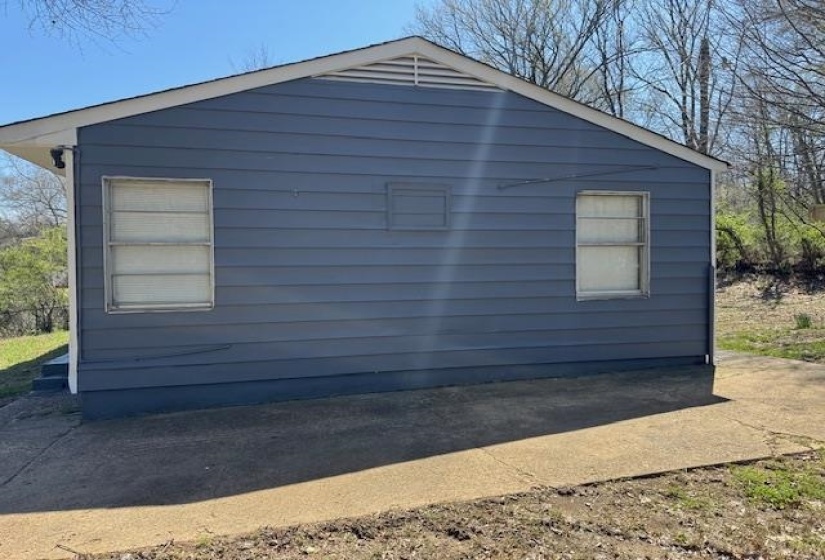 2551 DAKAR AVE, Memphis, Tennessee 38127, 3 Bedrooms Bedrooms, 5 Rooms Rooms,1 BathroomBathrooms,Residential,For Sale,DAKAR,10217228