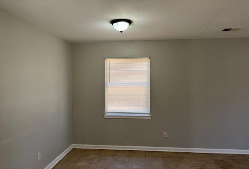 2551 DAKAR AVE, Memphis, Tennessee 38127, 3 Bedrooms Bedrooms, 5 Rooms Rooms,1 BathroomBathrooms,Residential,For Sale,DAKAR,10217228