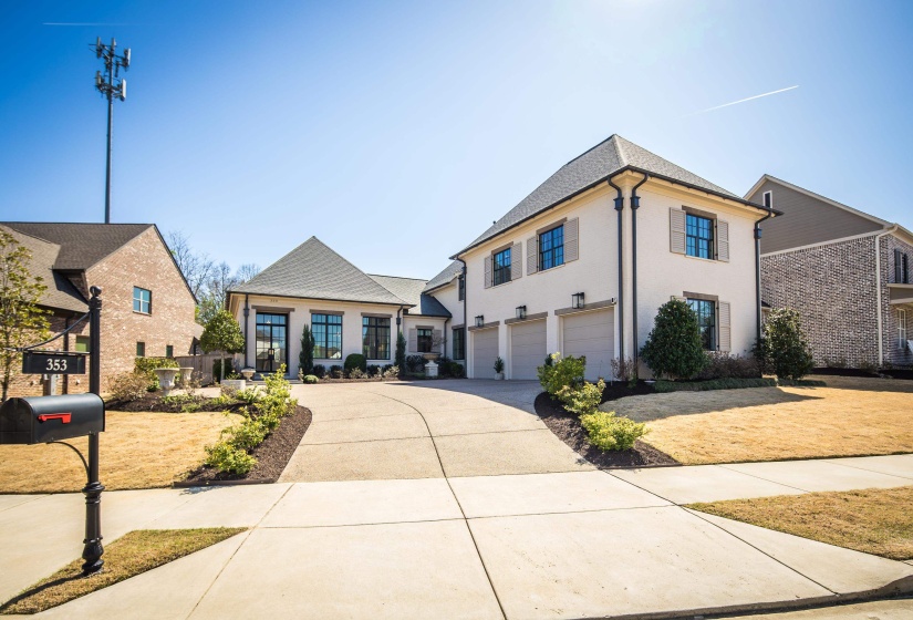 353 BUBBY DR, Collierville, Tennessee 38017, 4 Bedroom Bedrooms, 10 Room Rooms,4.1 BathroomBathrooms,Residential,For Sale,BUBBY,0,10217279