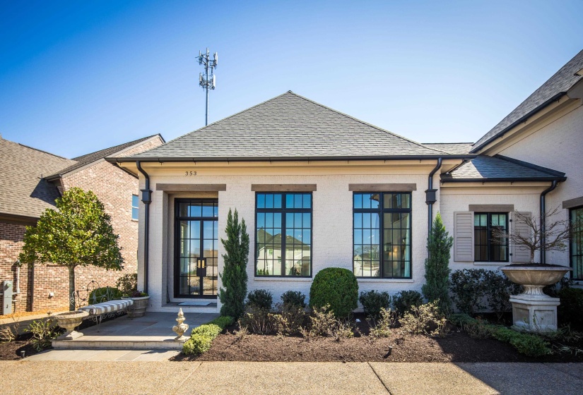 353 BUBBY DR, Collierville, Tennessee 38017, 4 Bedroom Bedrooms, 10 Room Rooms,4.1 BathroomBathrooms,Residential,For Sale,BUBBY,0,10217279