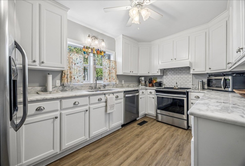 140 MAURY ST, Holly Springs, Mississippi 38635, 4 Bedroom Bedrooms, 11 Room Rooms,3 BathroomBathrooms,Residential,For Sale,MAURY,0,10217284