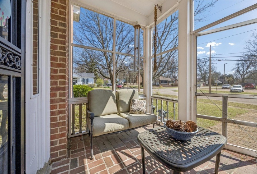 140 MAURY ST, Holly Springs, Mississippi 38635, 4 Bedroom Bedrooms, 11 Room Rooms,3 BathroomBathrooms,Residential,For Sale,MAURY,0,10217284
