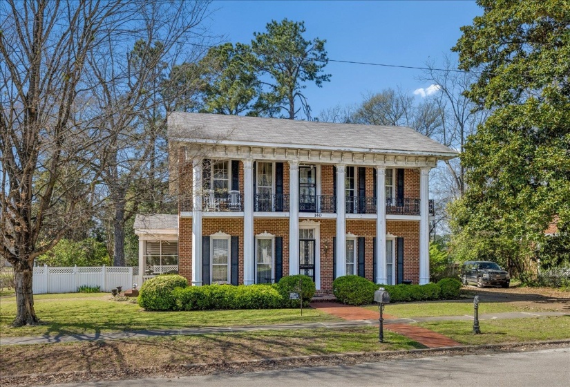140 MAURY ST, Holly Springs, Mississippi 38635, 4 Bedroom Bedrooms, 11 Room Rooms,3 BathroomBathrooms,Residential,For Sale,MAURY,0,10217284