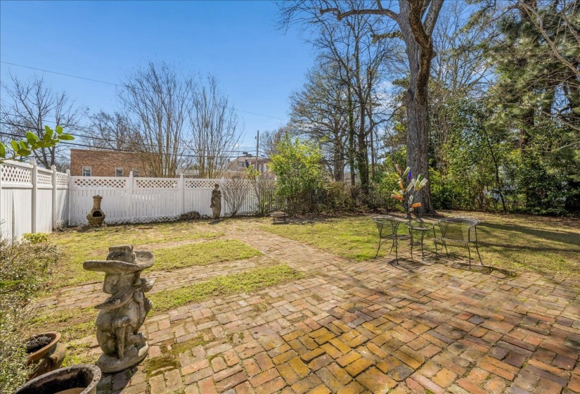 140 MAURY ST, Holly Springs, Mississippi 38635, 4 Bedroom Bedrooms, 11 Room Rooms,3 BathroomBathrooms,Residential,For Sale,MAURY,0,10217284